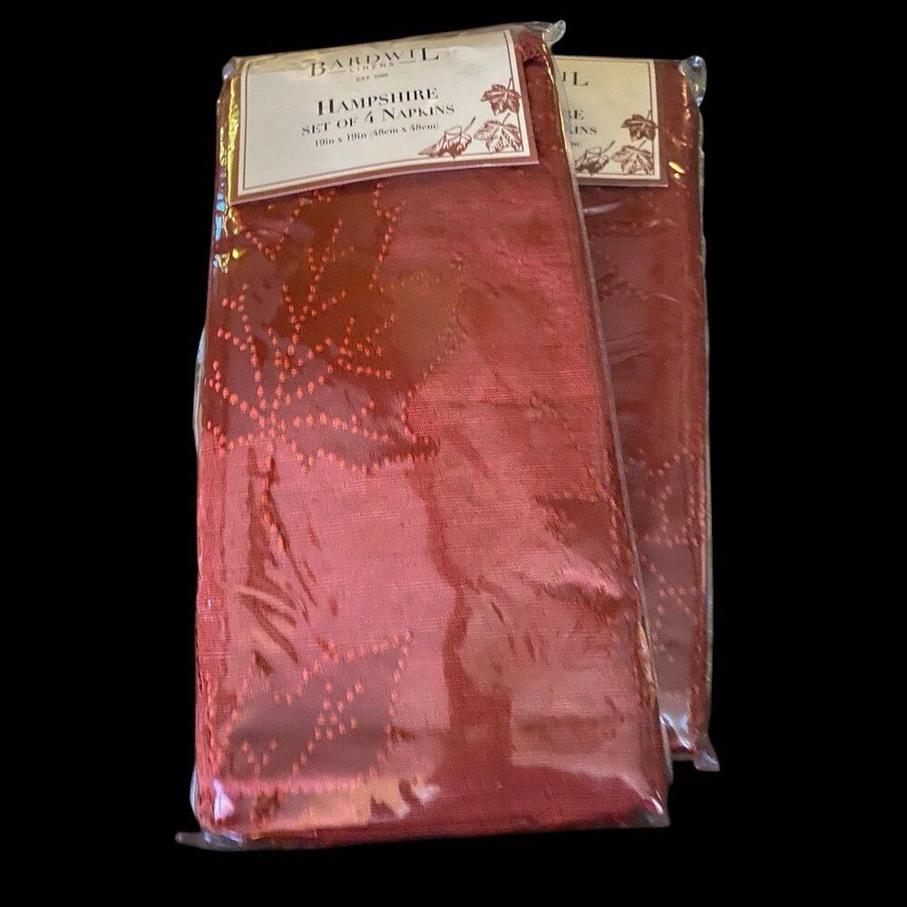 Beautiful Maple Leaf Bardwil dinner napkins NEW (8)